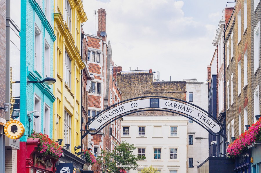 23191893176_200f975cc8_b