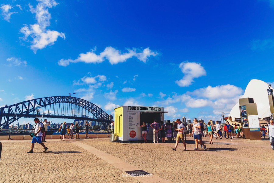 23698724476_f9b0690d06_b