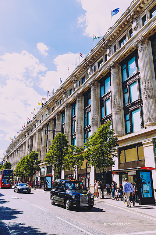 out-and-about-in-london-town-02