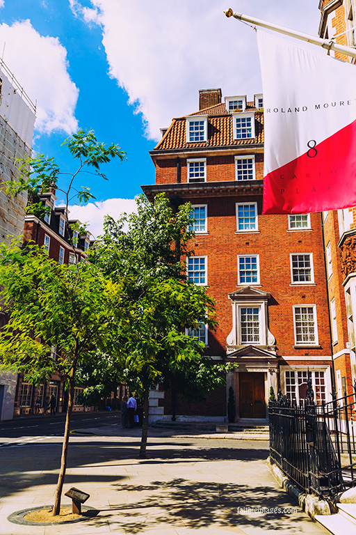 out-and-about-in-london-town-12